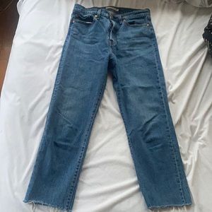 Levi’s Wedgie Fit Straight Leg Raw Hem